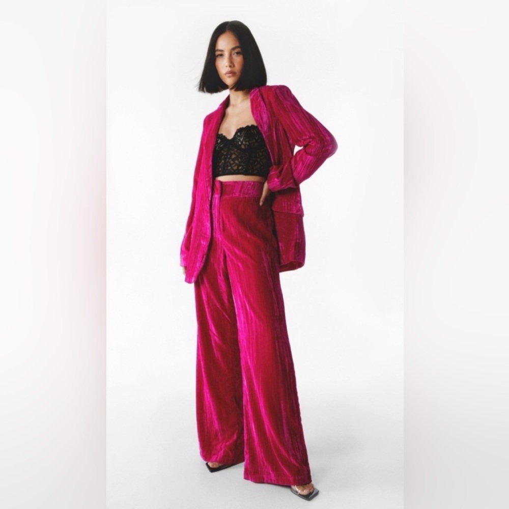 Nasty Gal Fuchsia Crushed Velvet Oversized Blazer - Pink - Picture 3 of 11